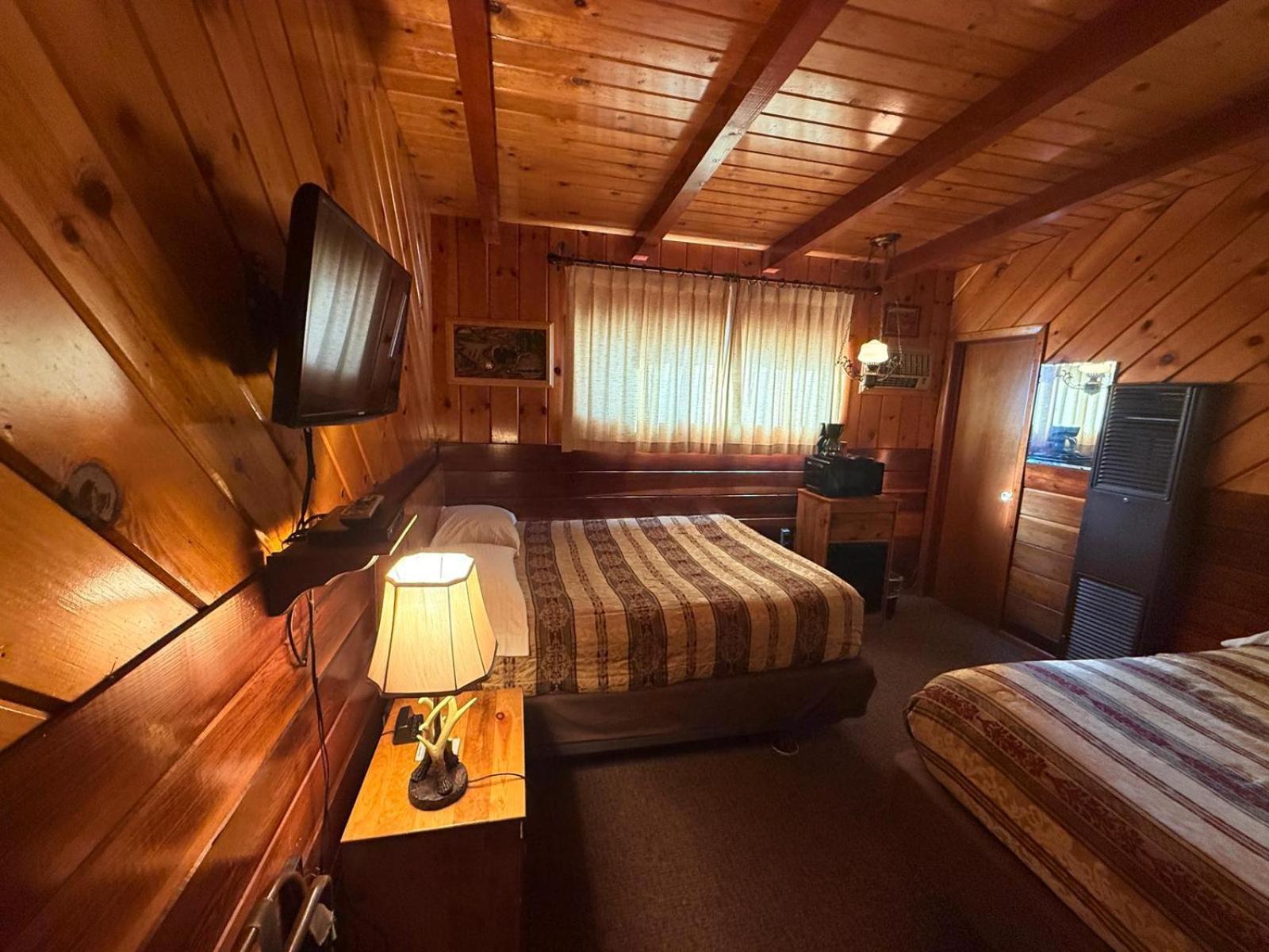 Toiyabe Motel Walker Exteriör bild