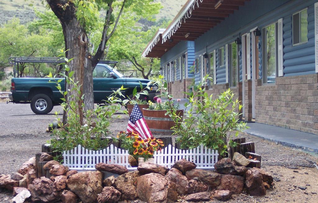 Toiyabe Motel Walker Exteriör bild