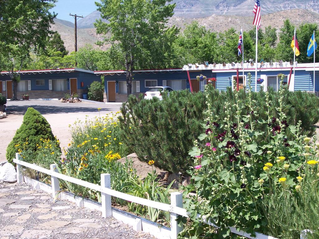 Toiyabe Motel Walker Exteriör bild