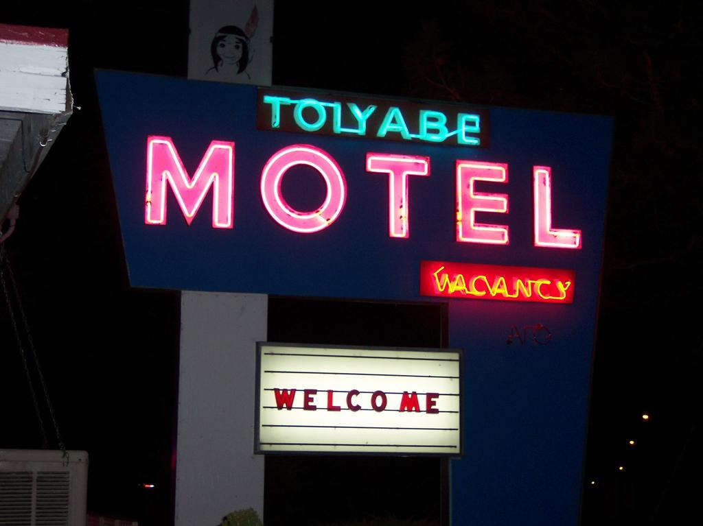 Toiyabe Motel Walker Exteriör bild